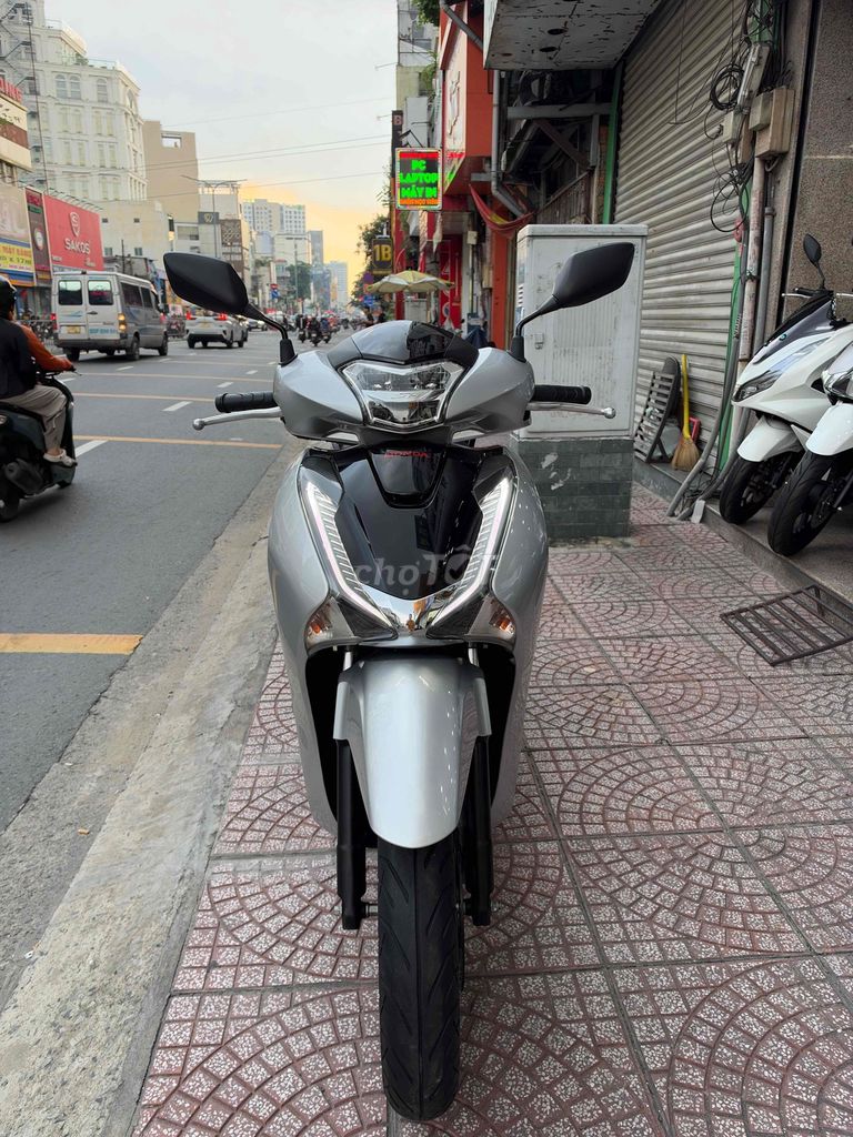 Светодиодные фонари Honda SH 150i 2017 года, серебристо-черные, BSTP, основной владелец