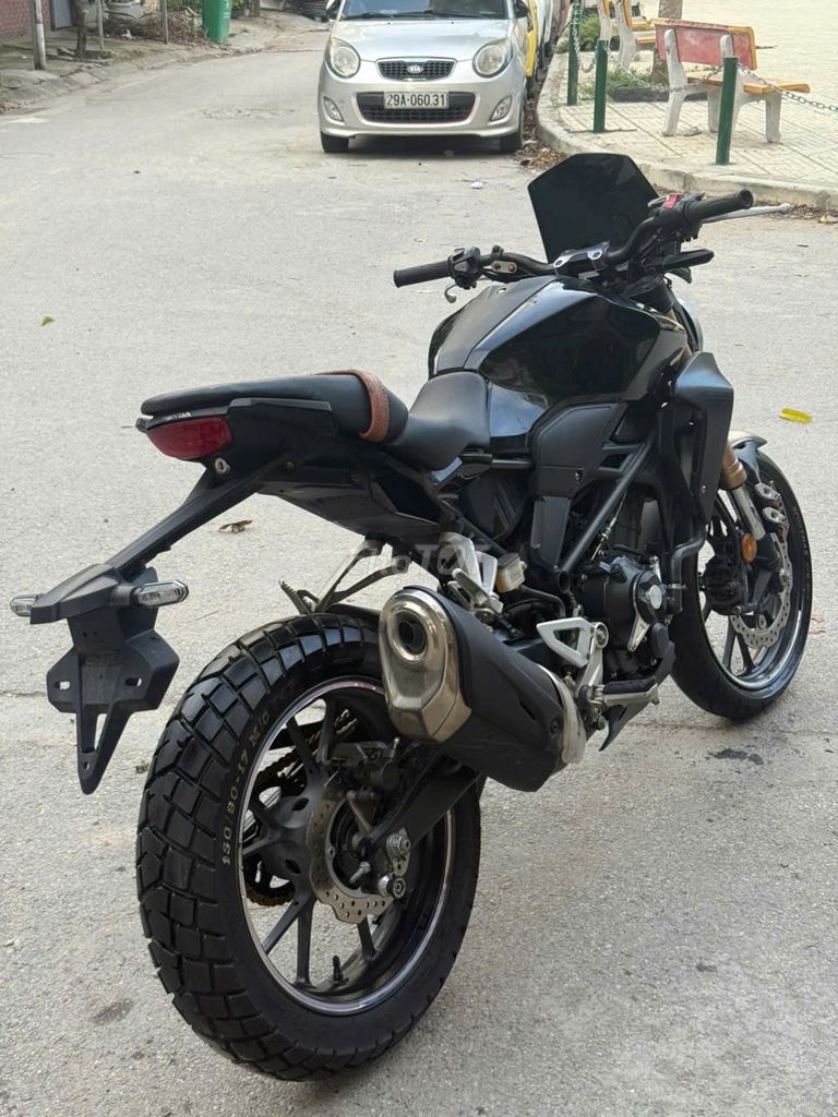 Honda CB300 siêu lướt có trả góp trao đổi ✅. Mua bán Xe máy tại Quận Hoàng Mai Hà Nội được đăng bởi Phú Lý hình 3