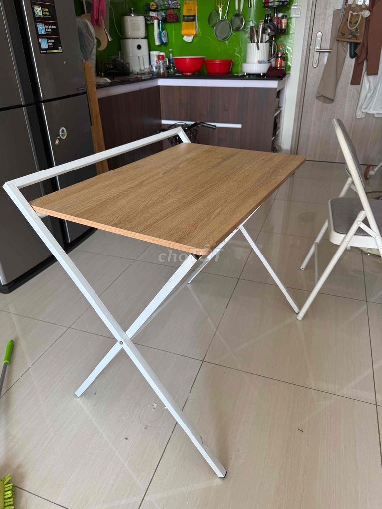 Bàn học Gỗ, Kim loại Gấp gọn Nâu Trắng. Mua bán Bàn ghế tại Thành phố Thủ Đức Tp Hồ Chí Minh được đăng bởi Hoàng Thương hình 1