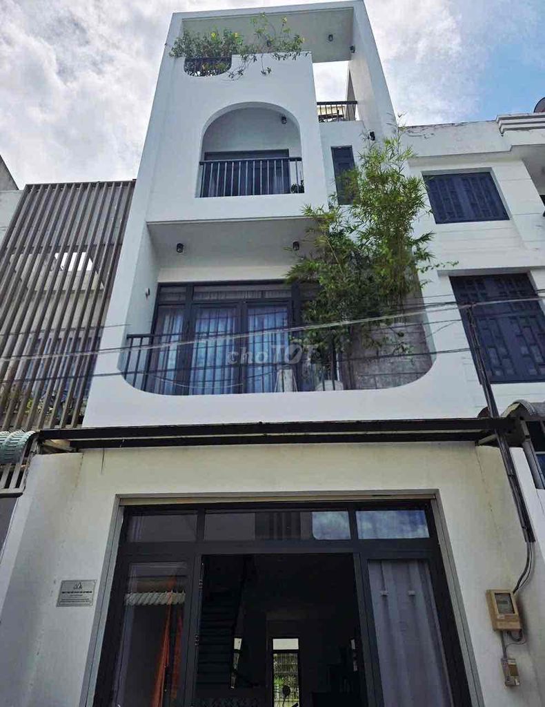 NHÀ ĐẸP FULL NỘI THẤT 3LẦU 4PN NGAY NGUYỄN DUY TRINH-VÒNG XOAY PHÚ HỮU