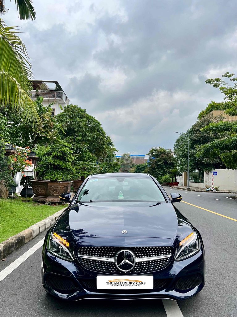 Cần bán Mercedes C200 model 2018