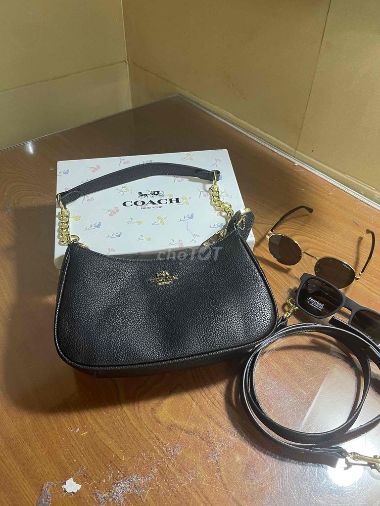Túi xách Coach da thật đen 24cm 2 ngăn. Mua bán Túi xách tại Quận Hải Châu Đà Nẵng được đăng bởi Khánh Huyền hình 1