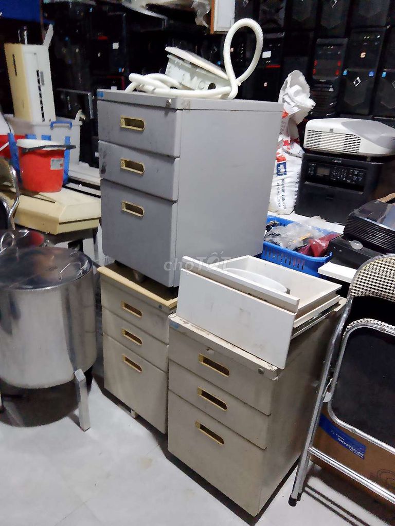 Tủ hộc di động Sắt Xám 3 ngăn 45x60x60cm. Mua bán Đồ dùng văn phòng tại Huyện Thanh Trì Hà Nội được đăng bởi Ban ghe hình 1