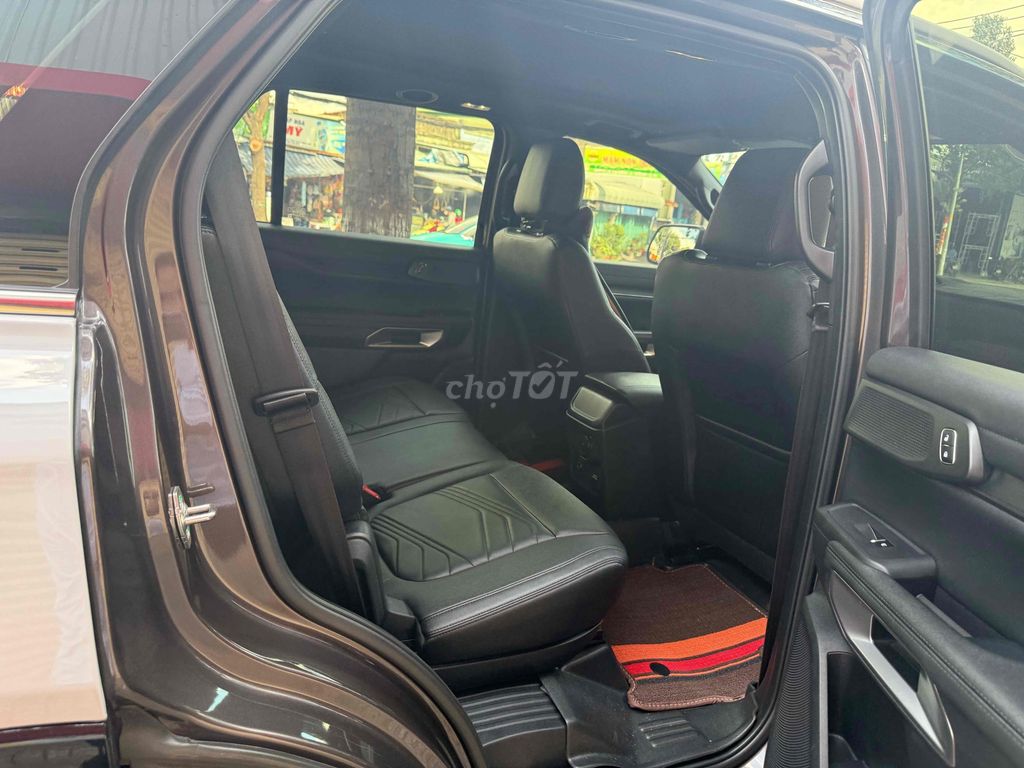 Everest mode2023  Titanium 2.0L AT 4x2 - 36000 km. Mua bán Ô tô tại Quận 12 Tp Hồ Chí Minh được đăng bởi Văn Bình hình 8