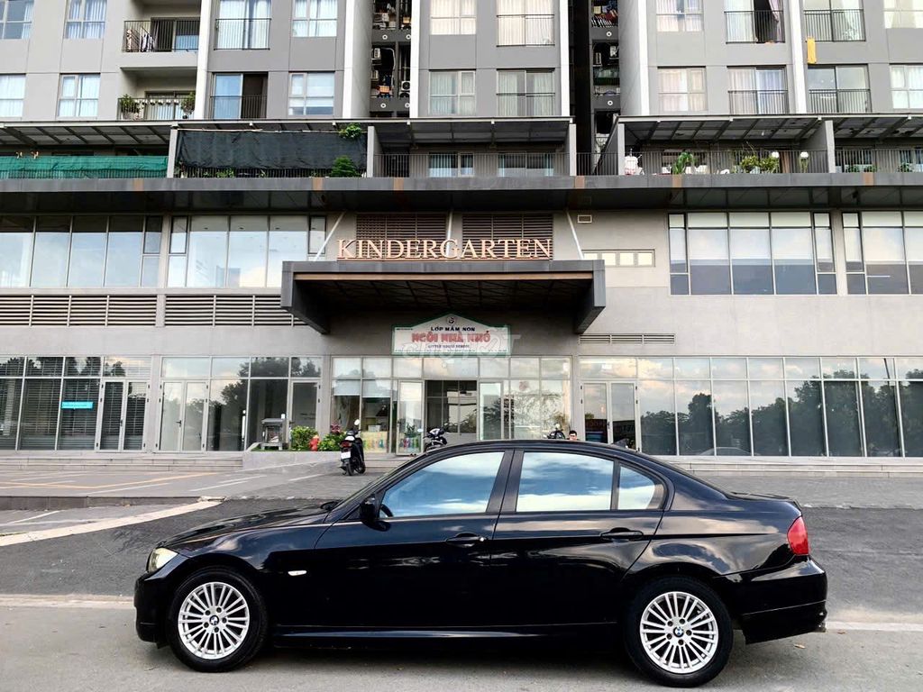 Bán rẻ BMW 330i SPORT 2012 iEdition rất đẹp!. Mua bán Ô tô tại Huyện Bình Chánh Tp Hồ Chí Minh được đăng bởi NGUYỄN LÂM PHÁT hình 3
