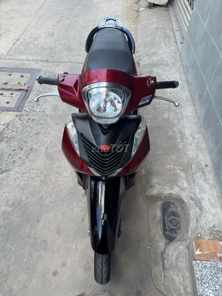 ShMode đời 2015 chìa khoá máy zin êm đúng chủ 31tr. Mua bán Xe máy tại Quận Ninh Kiều Cần Thơ được đăng bởi CHXM Thanh Hồng hẻm 233 hình 2