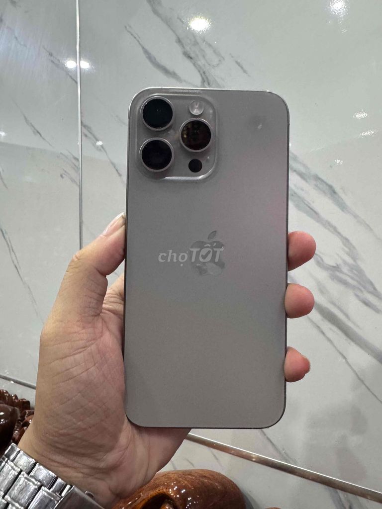 iPhone 15 Pro Max 512GB Titan tự nhiên. Mua bán Điện thoại tại Quận Hải Châu Đà Nẵng được đăng bởi Huy NHH hình 1