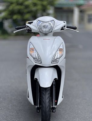 Vision 2020 chính chủ, dán nilon cả xe, máy nguyên. Mua bán Xe máy tại Quận Nam Từ Liêm Hà Nội được đăng bởi Em Dung