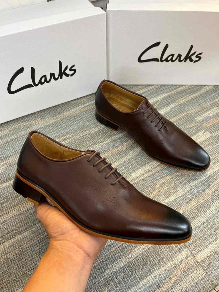 Giày Tây Clarks