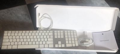 Wired Keyboard with Numeric Keypad - MB110 - Used