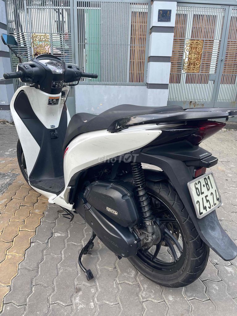 Xe chính chủ Honda SH Việt 150 Trắng - 62A-24.524. Mua bán Xe máy tại Quận 7 Tp Hồ Chí Minh được đăng bởi Nhựt Tài Nguyễn hình 6