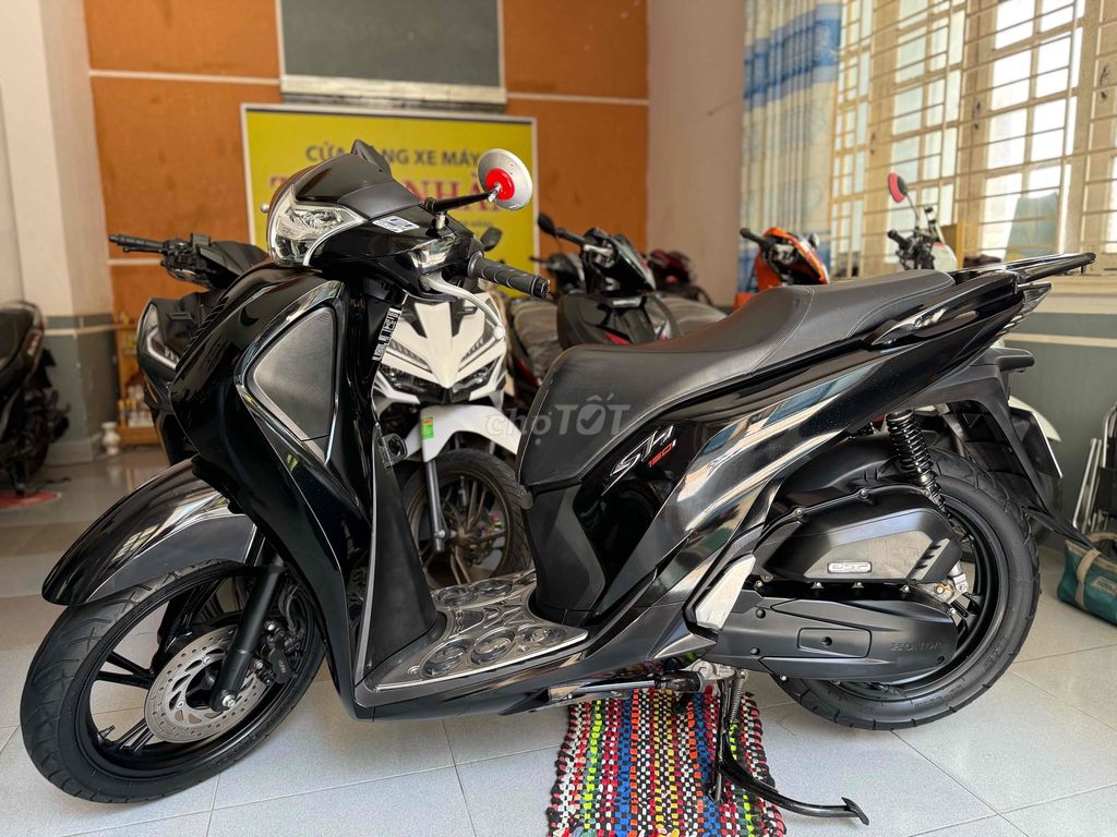💕Sh150 đen bóng ngay chủ / đk218 máy zin êm bs43.. Mua bán Xe máy tại Quận Thanh Khê Đà Nẵng được đăng bởi Nhan Nguyen hình 3