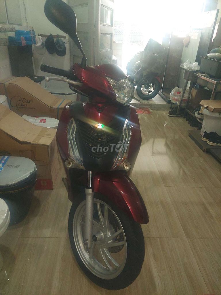 Honda SH150cc 2014 Đỏ. Mua bán Xe máy tại Quận 8 Tp Hồ Chí Minh được đăng bởi Nguyễn minh Kính  hình 1