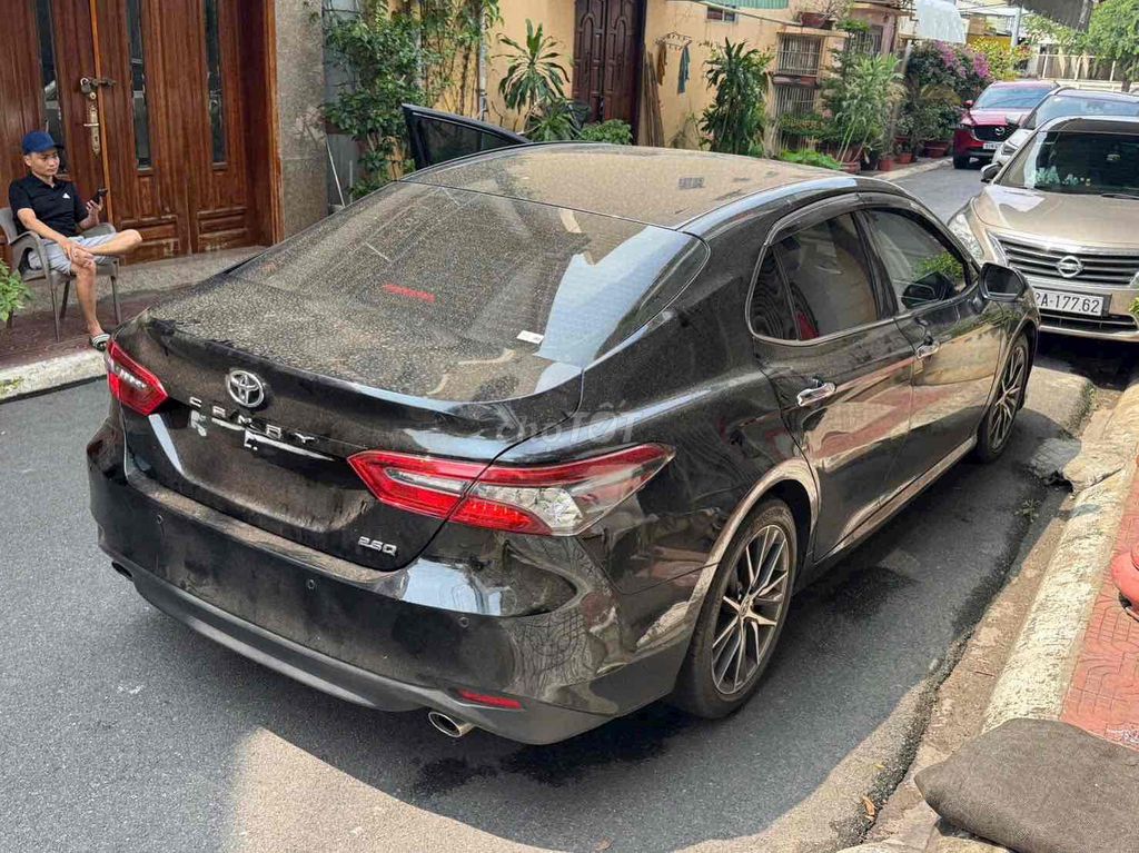 Toyota Camry 2.5Q 2022 Черная 28 000 км