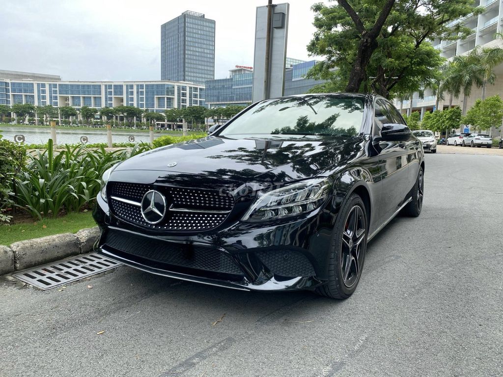 Mercedes C180 2020 up C300 cực đẹp - Luớt 39000 km