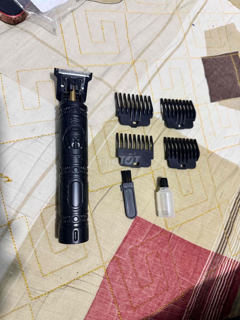 Tông đơ cắt tóc kim loại Đen. Mua bán Nội thất, đồ gia dụng khác tại Quận Thanh Xuân Hà Nội được đăng bởi Hưng hình 1