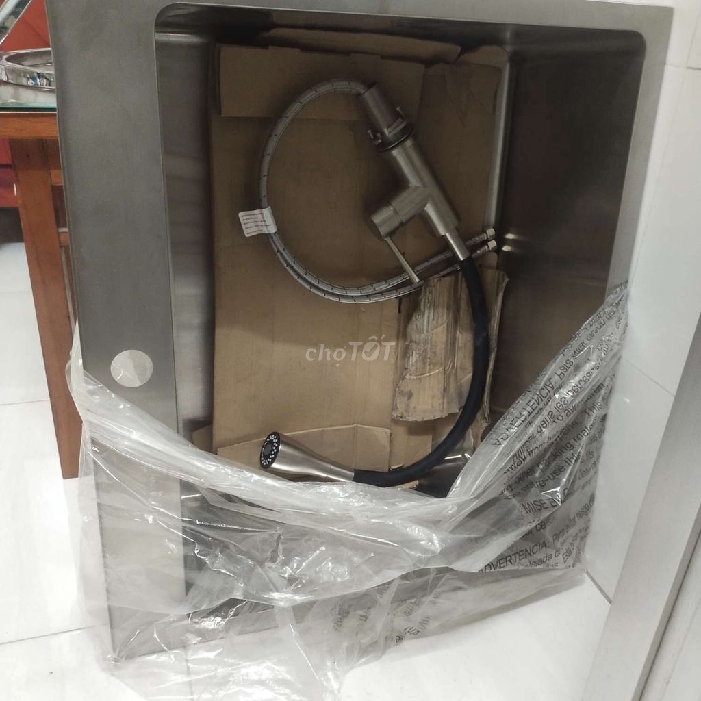 Vòi rửa chén kim loại màu bạc. Mua bán Thiết bị vệ sinh, nhà tắm tại Thành phố Thuận An Bình Dương được đăng bởi trương thị tuyết mai hình 2