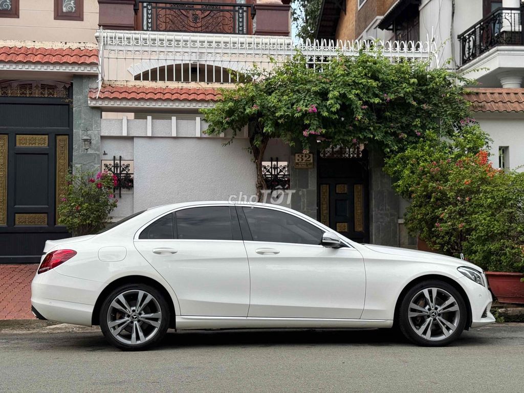 Mercedes Benz C250 Exclusive 2017. Mua bán Ô tô tại Quận 1 Tp Hồ Chí Minh được đăng bởi Nguyễn Lê Hưng hình 3