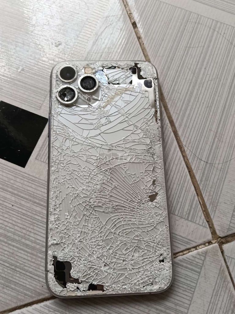 iPhone 11 Pro Max Trắng Hư hỏng. Mua bán Điện thoại tại Quận Tân Phú Tp Hồ Chí Minh được đăng bởi Đam luyen hình 1