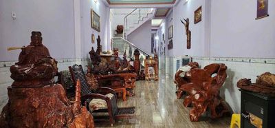 Nhà mặt tiền giá mềm