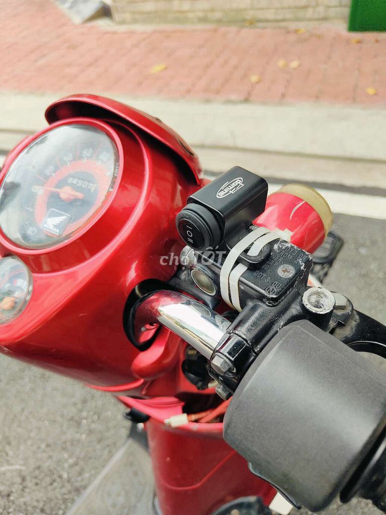 Honda Scoopy Thai 110fi Красно-белая