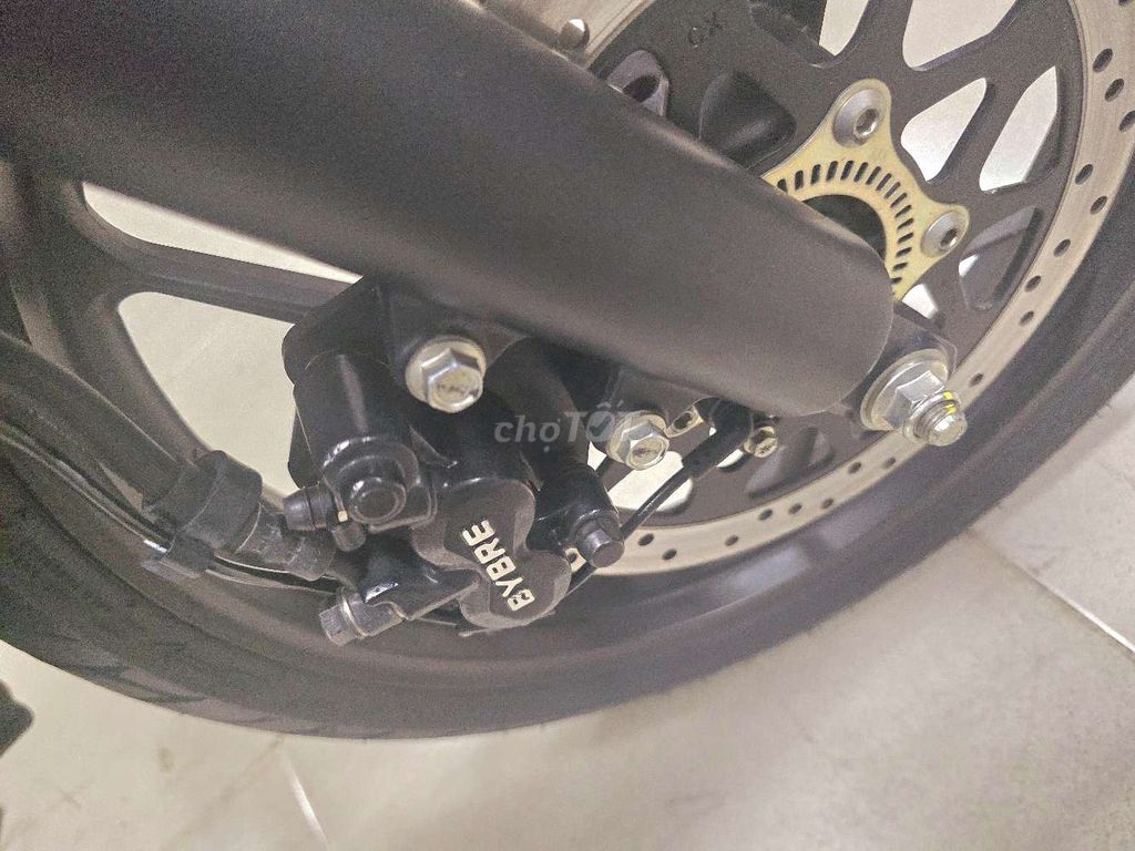 Suzuki Intruder xe Head thanh lý hóa đơn mới 100%,. Mua bán Xe máy tại Quận Thanh Khê Đà Nẵng được đăng bởi Quý Moto Cycle 21 điện biên phủ Đà Nẵng hình 6