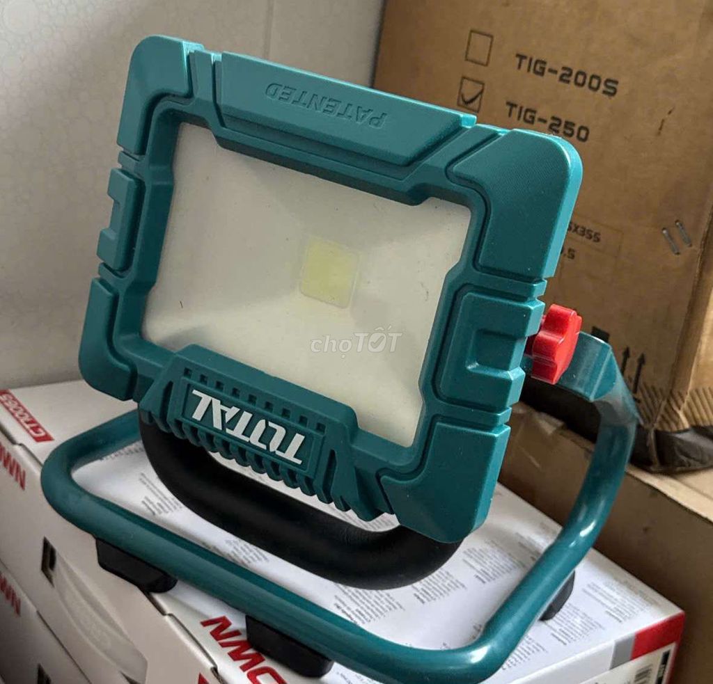 Đèn di động Total TRLF441. Mua bán Đèn tại Quận Cái Răng Cần Thơ được đăng bởi Duy Nguyễn Cái Răng hình 1