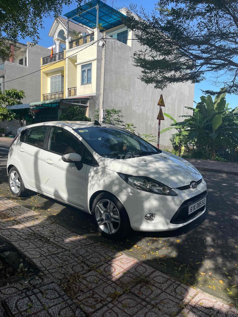 Ford Fiesta 2011 1.6 AT Sedan - 11000 km. Mua bán Ô tô tại Thành phố Thuận An Bình Dương được đăng bởi hoàng ngân spa  hình 4