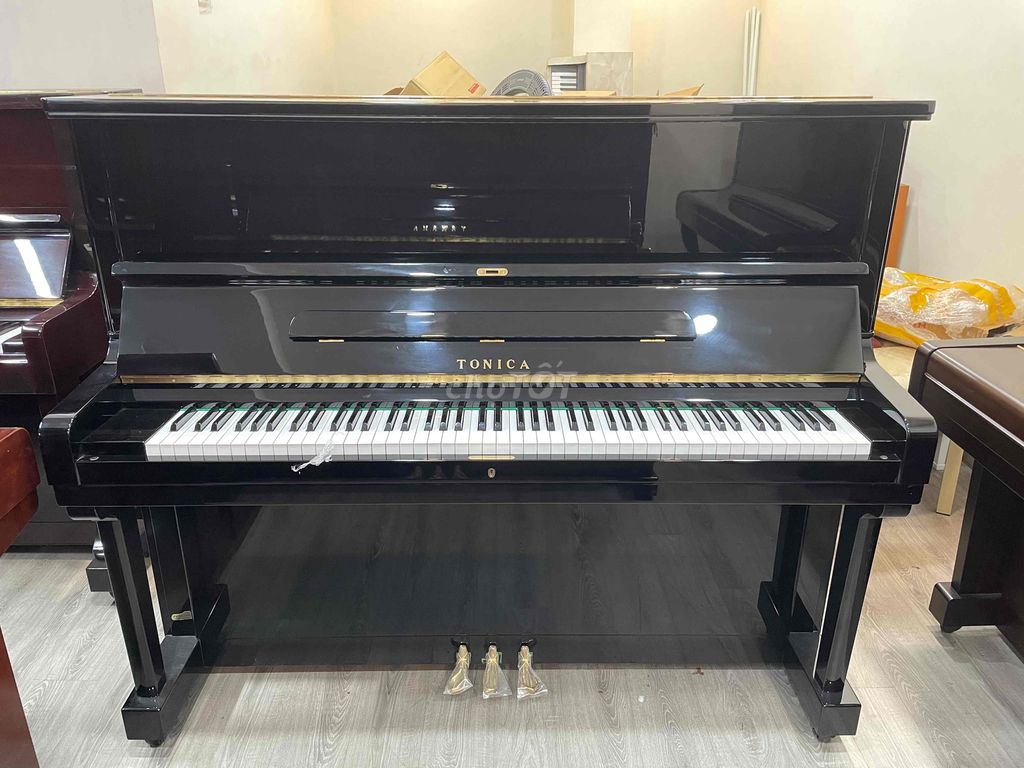 piano cơ nhật bản