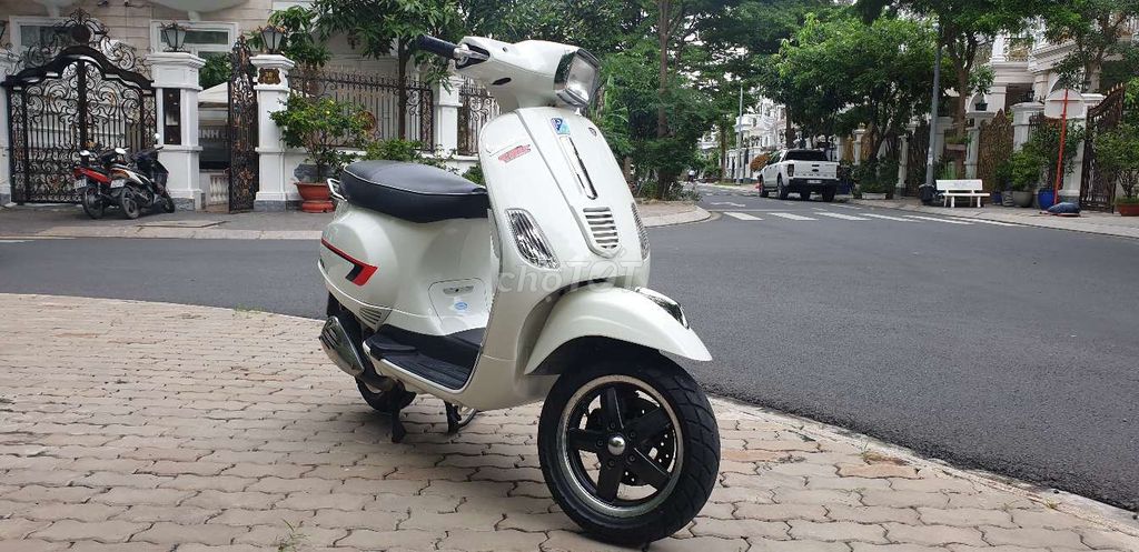 0799807989 - Piaggio Vespa S 125 cc đèn vuông chính chủ