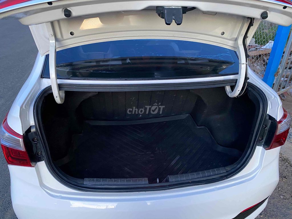 Hyundai Grand i10 2017 Sedan 1.2 Base - 1900 km. Mua bán Ô tô tại Thành phố Buôn Ma Thuột Đắk Lắk được đăng bởi Dương Single hình 11