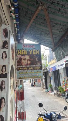 Tuyển thợ phụ làm tóc
