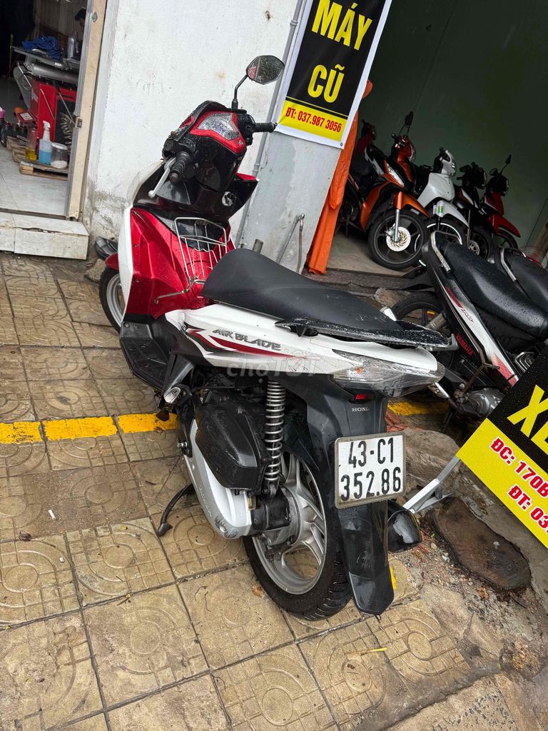 Honda Air Blade 2023 Красно-белый