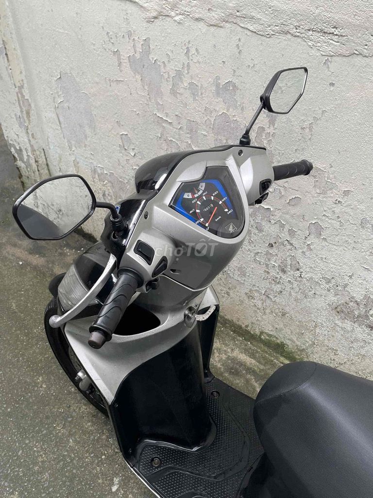 Honda Vision 2013 chính chủ máy êm ru. Mua bán Xe máy tại Thành phố Thủ Đức Tp Hồ Chí Minh được đăng bởi Lê Hạnh hình 6