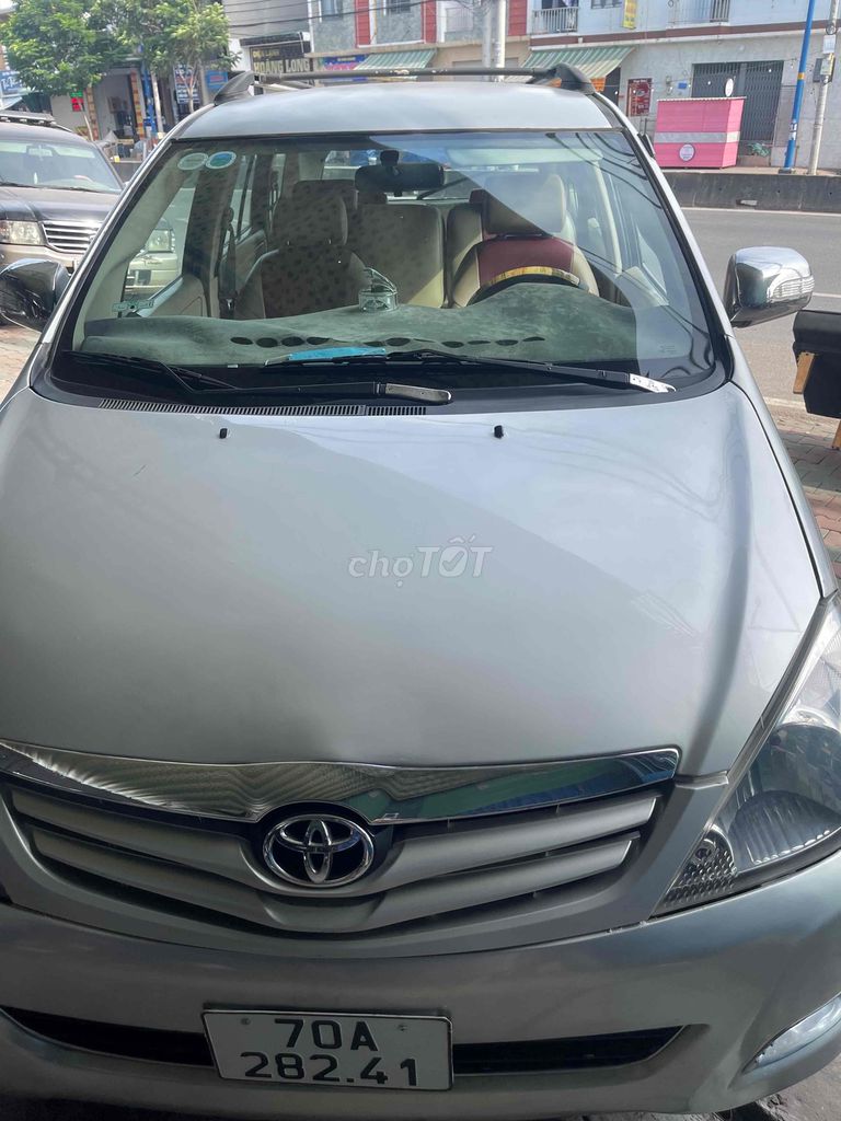 Toyota Innova 2006 J- 240000 km