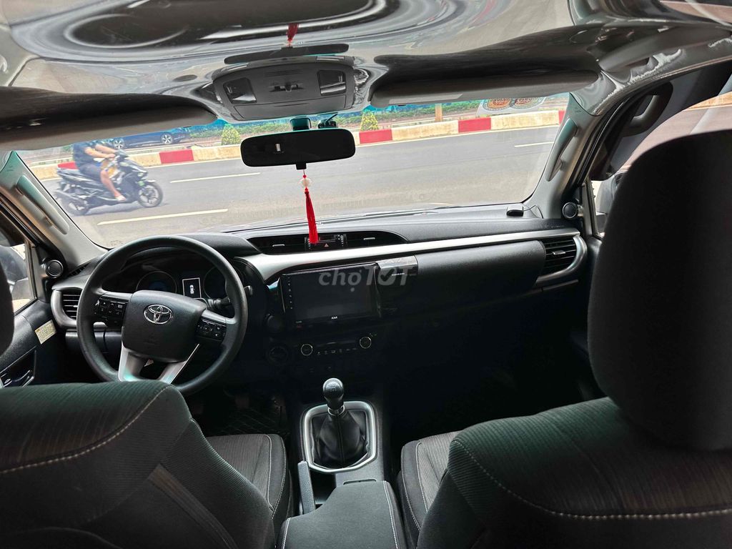 Toyota Hilux 2018 2.4G 4x4 MT - Hàng hiếm. Mua bán Ô tô tại Thành phố Buôn Ma Thuột Đắk Lắk được đăng bởi Trương Thanh hình 9