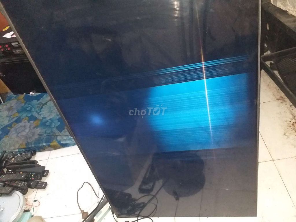 Xác tivi  samsung  50inch  (50tu700k) hư  màn.