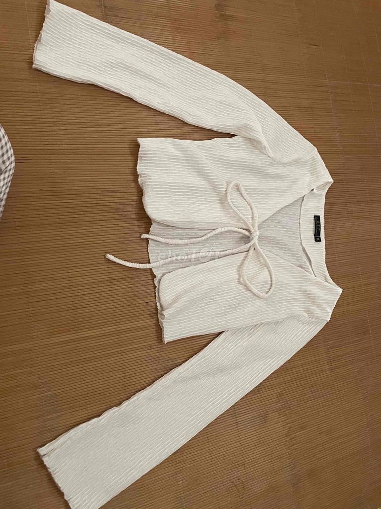Áo croptop Nữ Vải nhún Trắng kem Trẻ trung. Mua bán Quần áo tại Huyện Hạ Hòa Phú Thọ được đăng bởi Te xinh hình 1