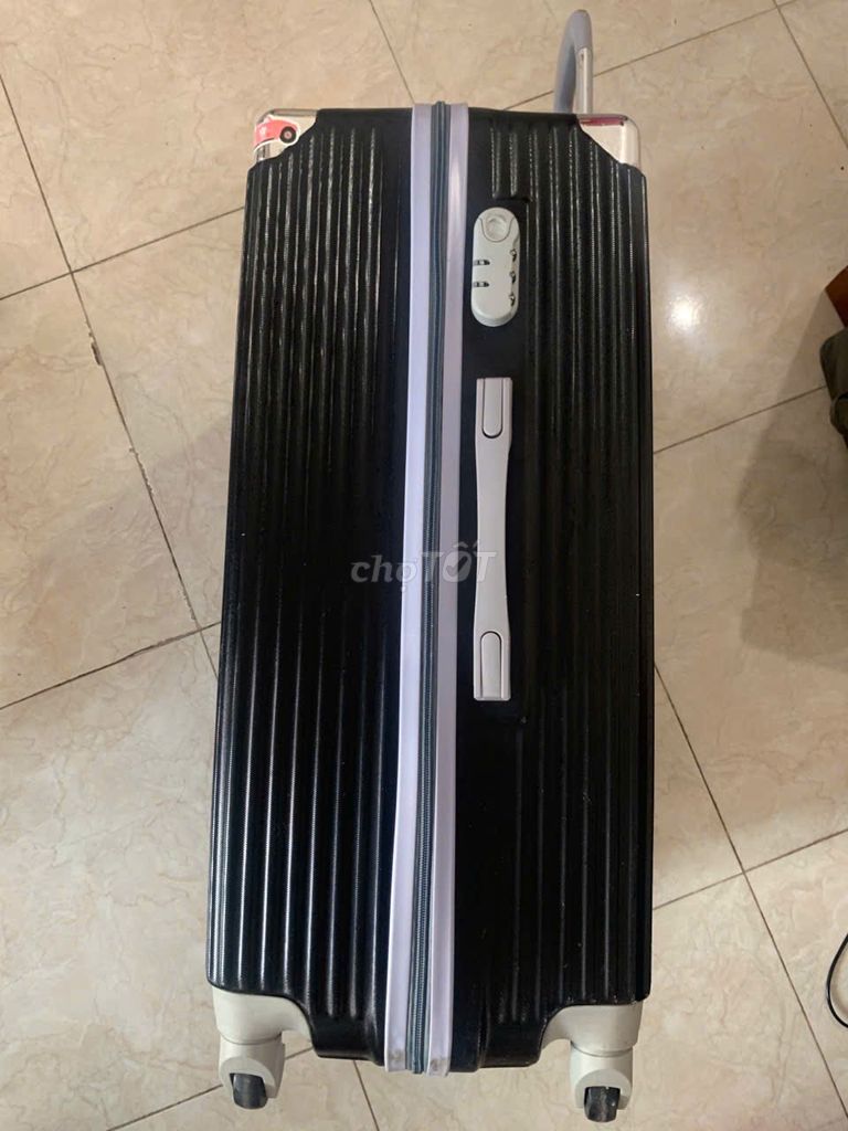 Vali nhựa Unisex 27 inch Đen đã sử dụng. Mua bán Túi xách tại Quận Ngũ Hành Sơn Đà Nẵng được đăng bởi Minh Quang hình 1