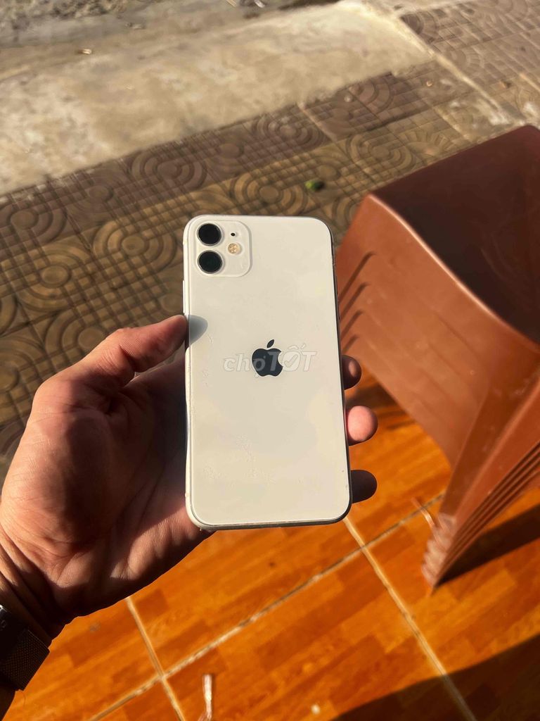 iPhone 11 Trắng Đã thay linh kiện. Mua bán Điện thoại tại Thành phố Cà Mau Cà Mau được đăng bởi Trung Trần hình 1