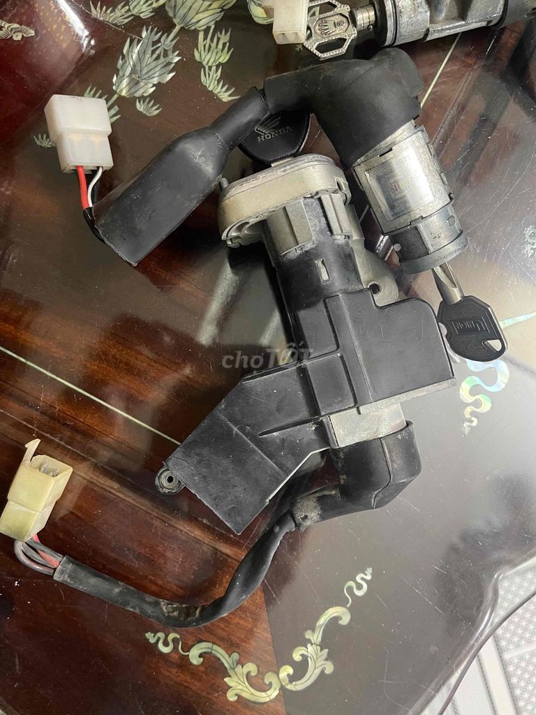 ổ khoá xe wave. Dream. ab. future Neo. Mua bán Phụ tùng xe tại Thành phố Thủ Đức Tp Hồ Chí Minh được đăng bởi lam duy hình 5