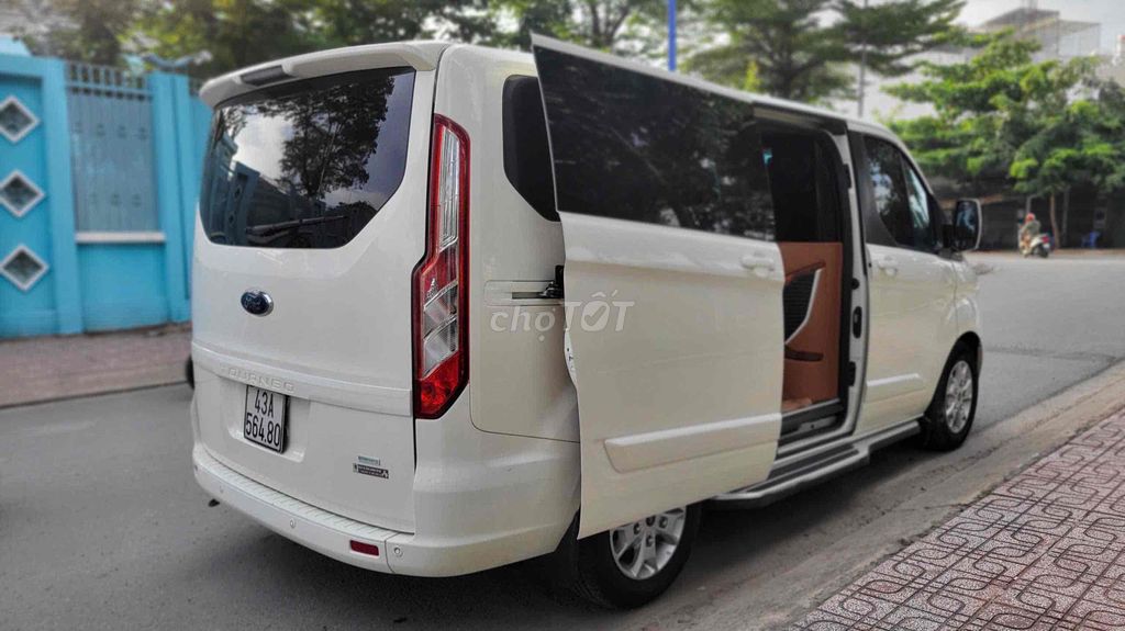 Ford Tourneo 2019 Titanium 2.0 AT - 63000 km. Mua bán Ô tô tại Quận Gò Vấp Tp Hồ Chí Minh được đăng bởi Siêu Thị Ô Tô Sài Gòn hình 3