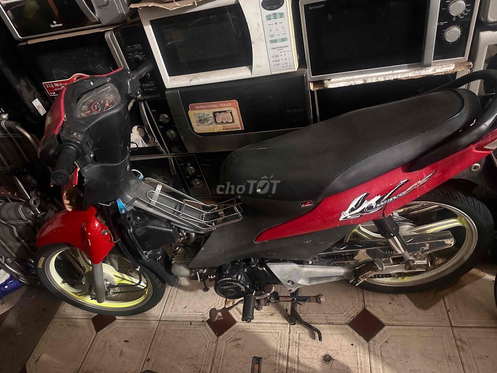 Рыбий хвост Honda Wave A 2006 красный