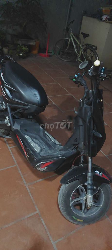 Xe máy điện Detech Xmen màu Đen. Mua bán Xe điện tại Thị xã Mỹ Hào Hưng Yên được đăng bởi A Phong hình 3
