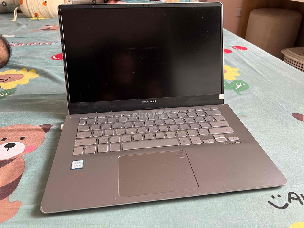 Cần bán Laptop Asus Vivo 13.3” ít dùng mới 99% Zin