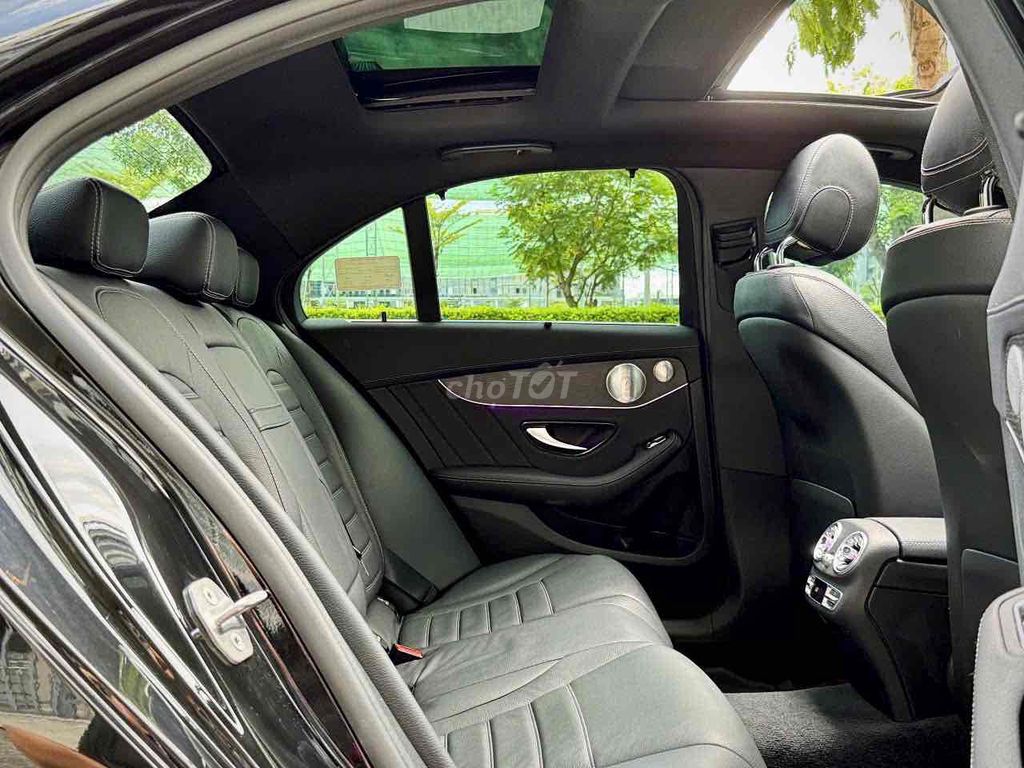 Mercedes-C300 Đen Chỉ Bảo Dưỡng Tại Hãng, 1 tỷ 2. Mua bán Ô tô tại Quận 7 Tp Hồ Chí Minh được đăng bởi Nam Khôi hình 11