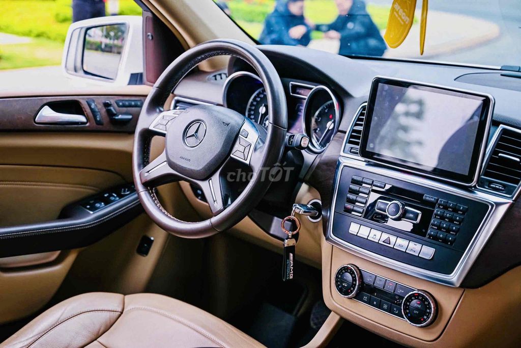 Mer ML 400 2014 một chủ. Mua bán Ô tô tại Quận Hoàng Mai Hà Nội được đăng bởi Phạm quang đồng hình 17