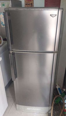 Tủ lạnh Sharp 180 lít không bám tuyết