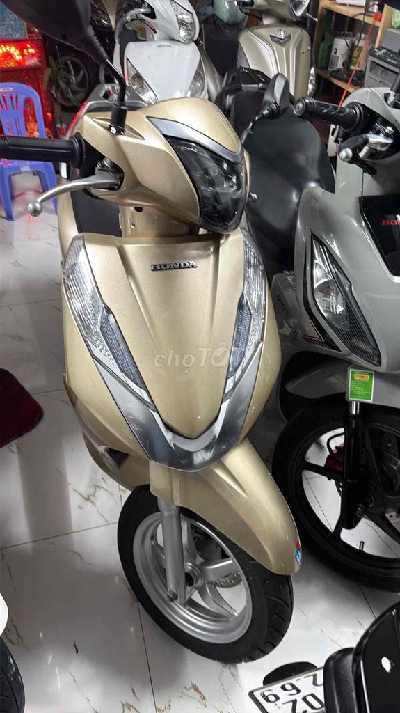 Honda Lead 2016 золотисто-бронзовый