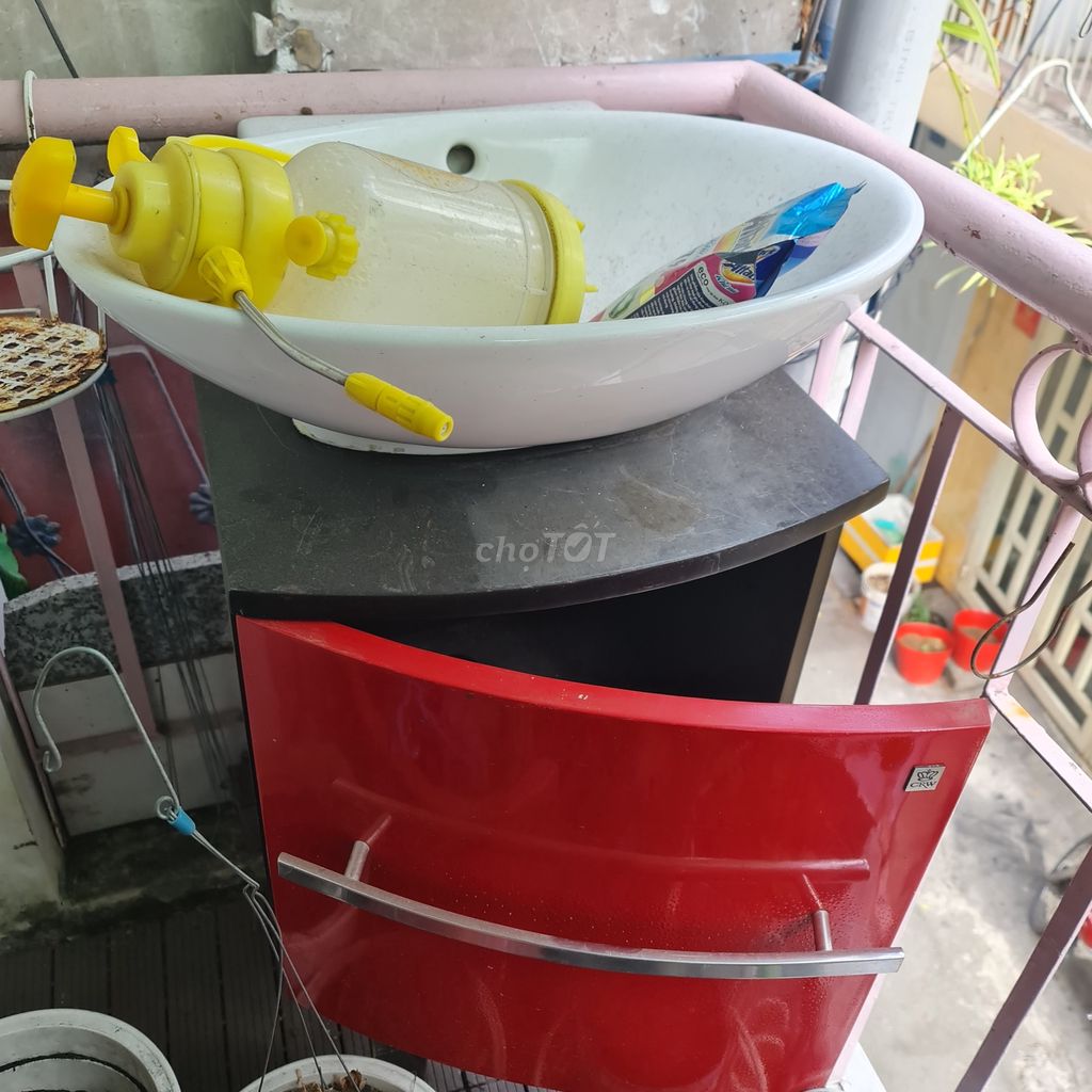 Thanh lý lavabo có hộc tủ và vòi nóng lạnh